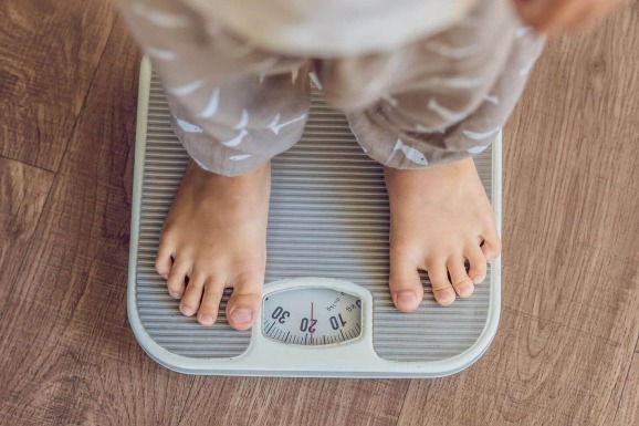 Obesidade infantil avança no país e exige atenção precoce, alerta especialista